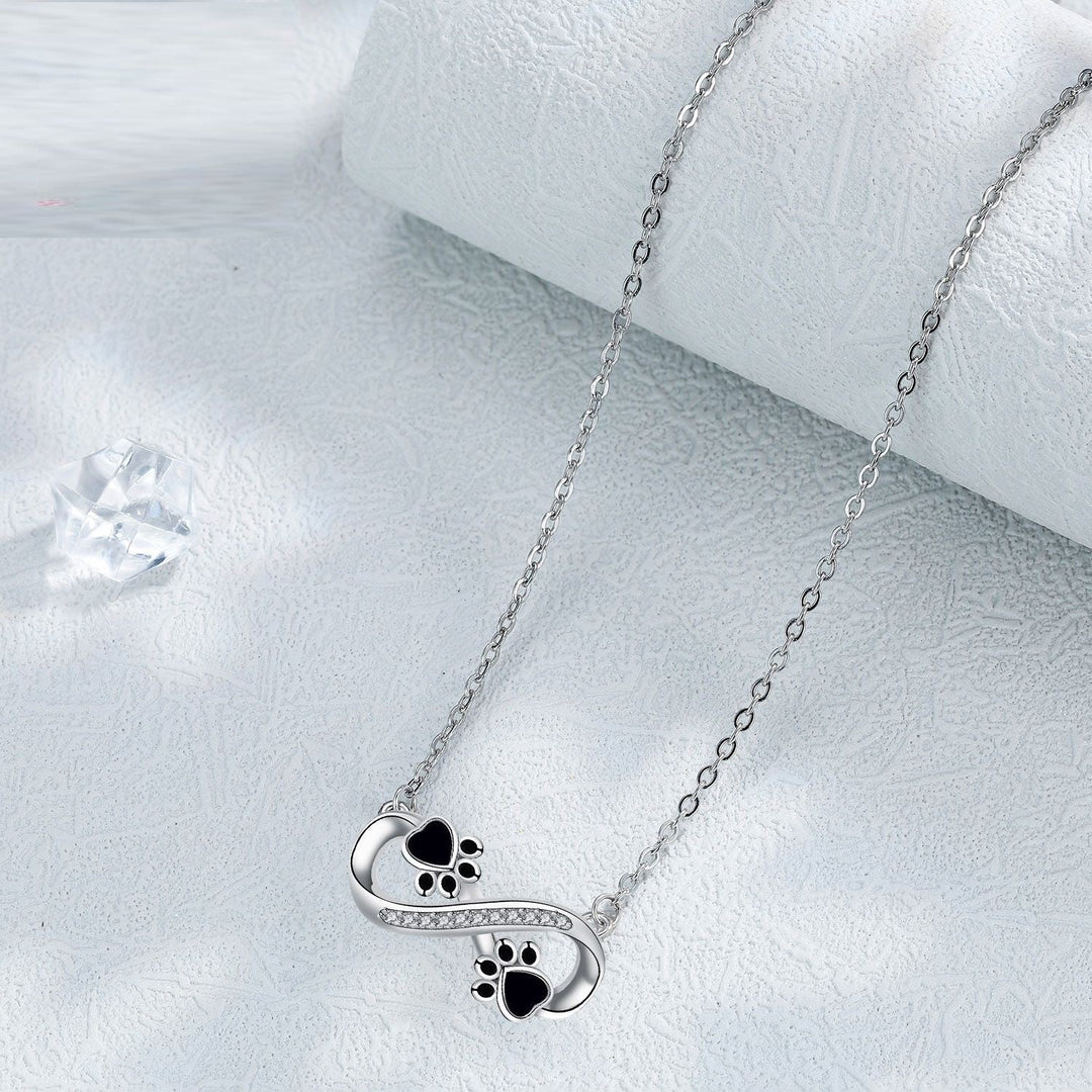 Collar de Huella de Patas Infinita con Zirconia
