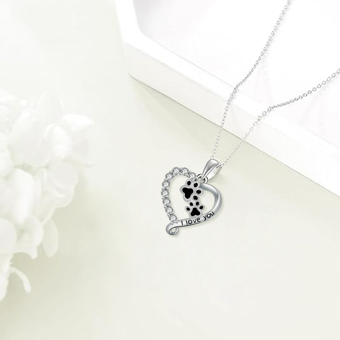 Collar con Colgante en Forma de Corazón y Huella