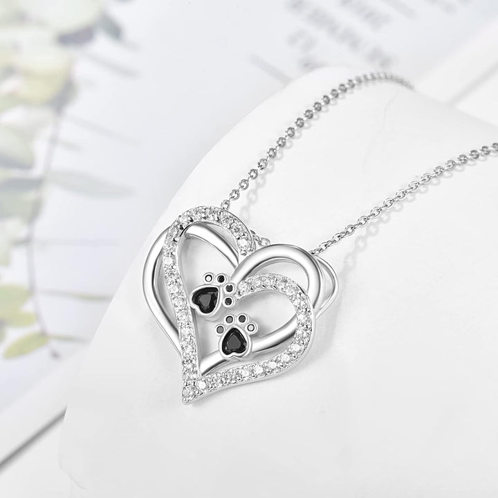 Collar con Corazón de Huella de Perro y Circonitas