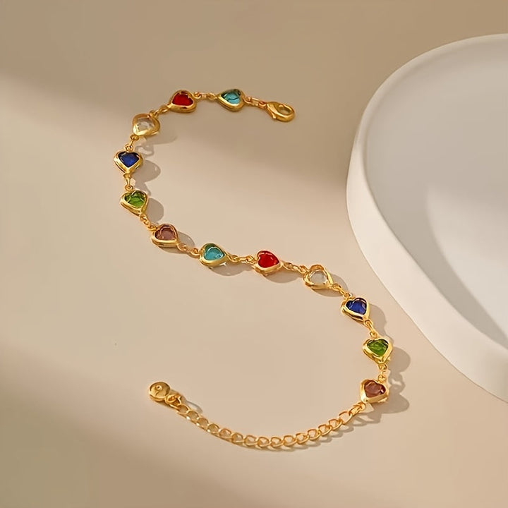 Valeska | Pulsera fina con silueta de corazón y acabado dorado