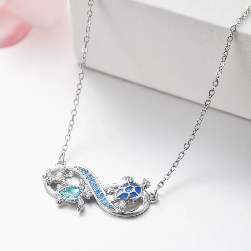 Collar de Tortuga Infinita con Cristales Brillantes