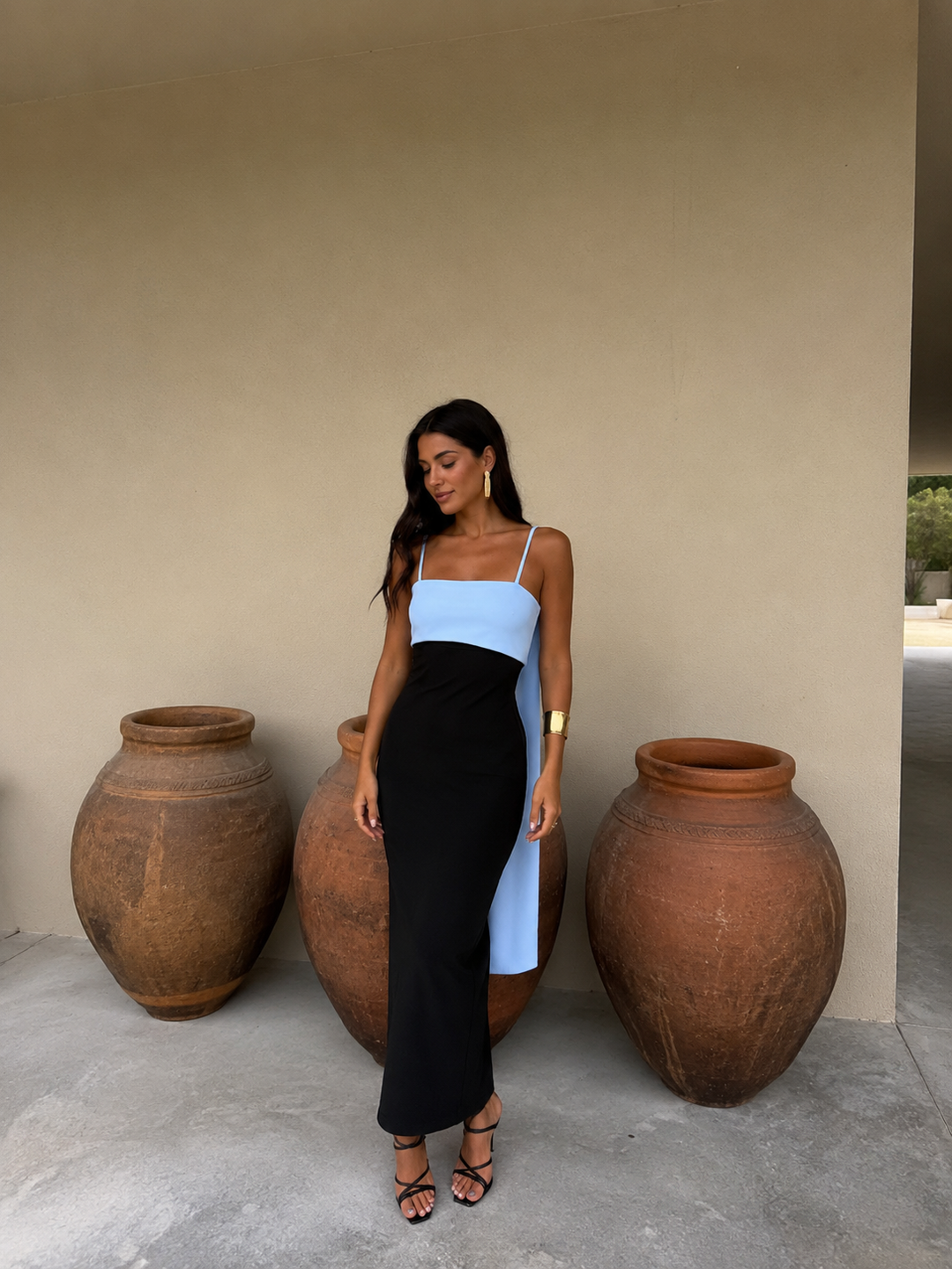 Joanna | Vestido en negro y azul