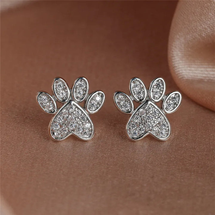 Pendientes de Paw de Circonia Blanca – Diseño en Forma de Corazón