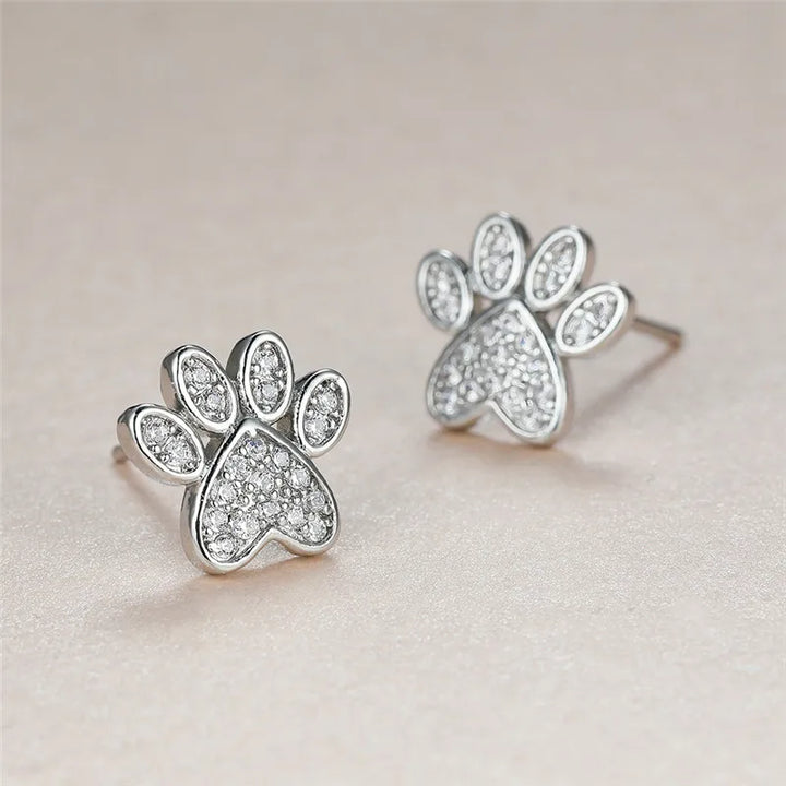 Pendientes de Paw de Circonia Blanca – Diseño en Forma de Corazón
