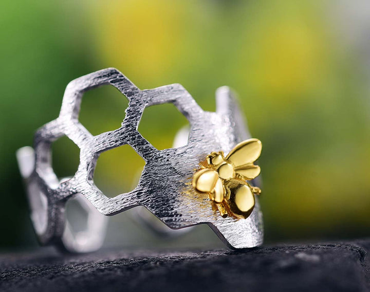 Anillo Ajustable Baño de Oro de 18K en Forma de Panal