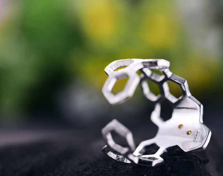 Anillo Ajustable Baño de Oro de 18K en Forma de Panal