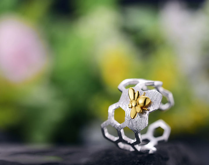 Anillo Ajustable Baño de Oro de 18K en Forma de Panal