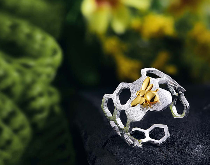 Anillo Ajustable Baño de Oro de 18K en Forma de Panal