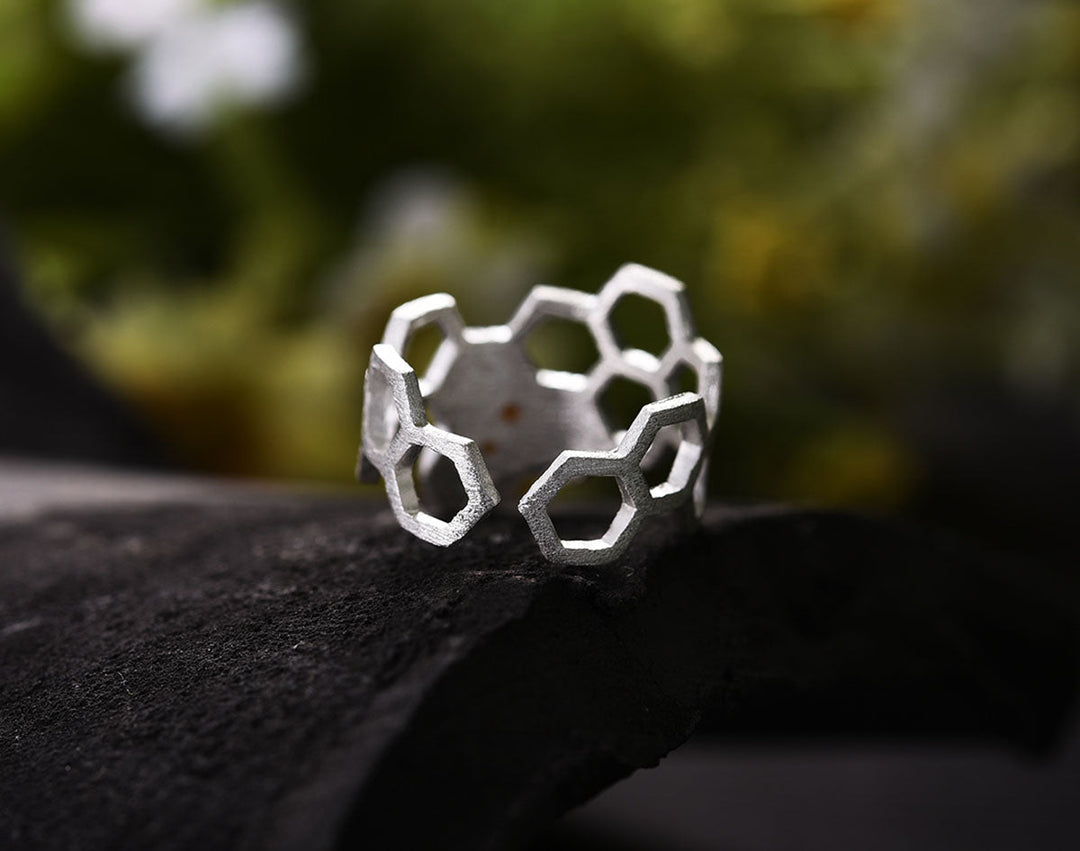 Anillo Ajustable Baño de Oro de 18K en Forma de Panal