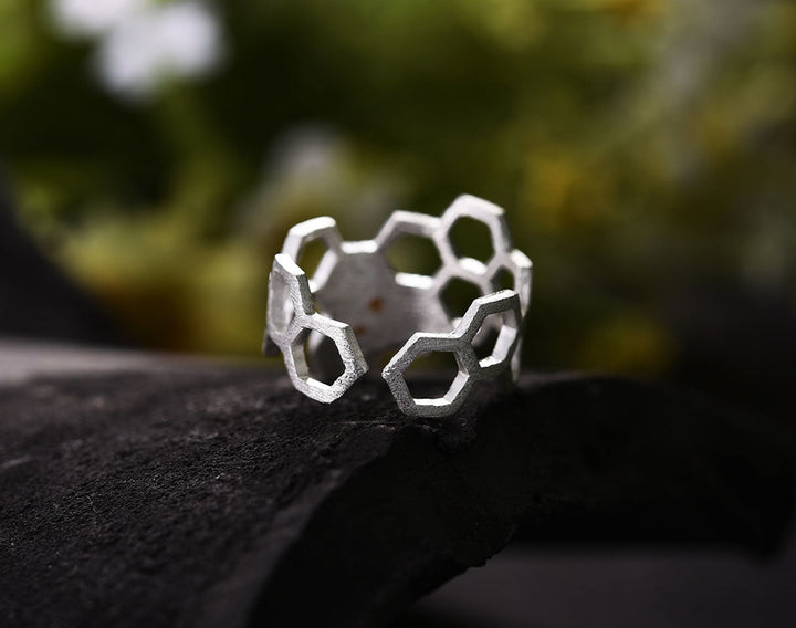 Anillo Ajustable Baño de Oro de 18K en Forma de Panal