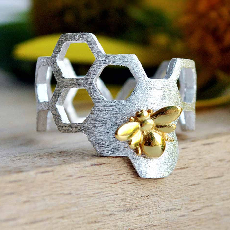 Anillo Ajustable Baño de Oro de 18K en Forma de Panal