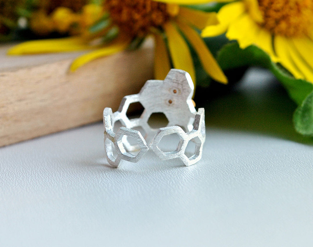 Anillo Ajustable Baño de Oro de 18K en Forma de Panal