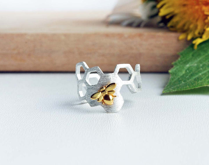 Anillo Ajustable Baño de Oro de 18K en Forma de Panal