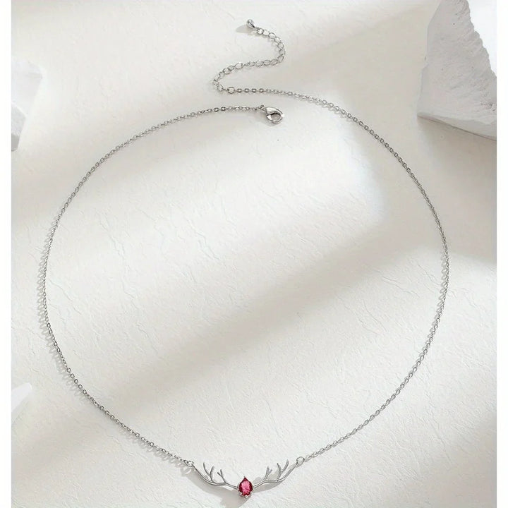 Collar de Cuerno de Ciervo con Encanto de Corazón Delicado