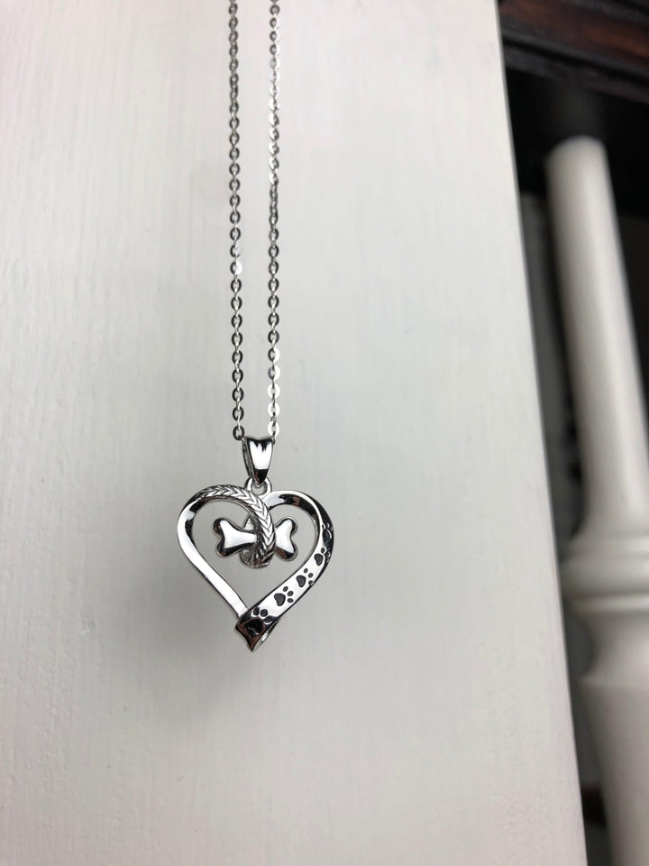 Collar de Pata de Perro y Corazón en Acero Inoxidable