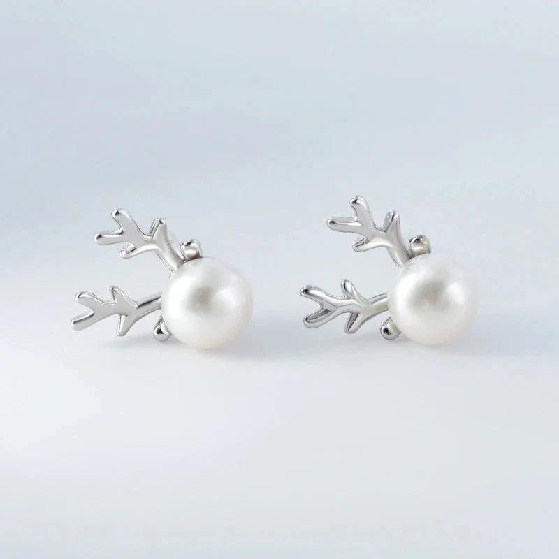 Pendientes de Perla en Forma de Reno