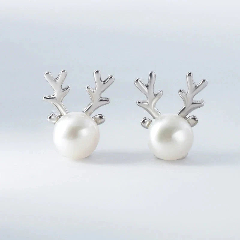 Pendientes de Perla en Forma de Reno