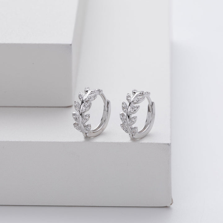 Daniela | Pendientes en forma de hoja con acabado plateado