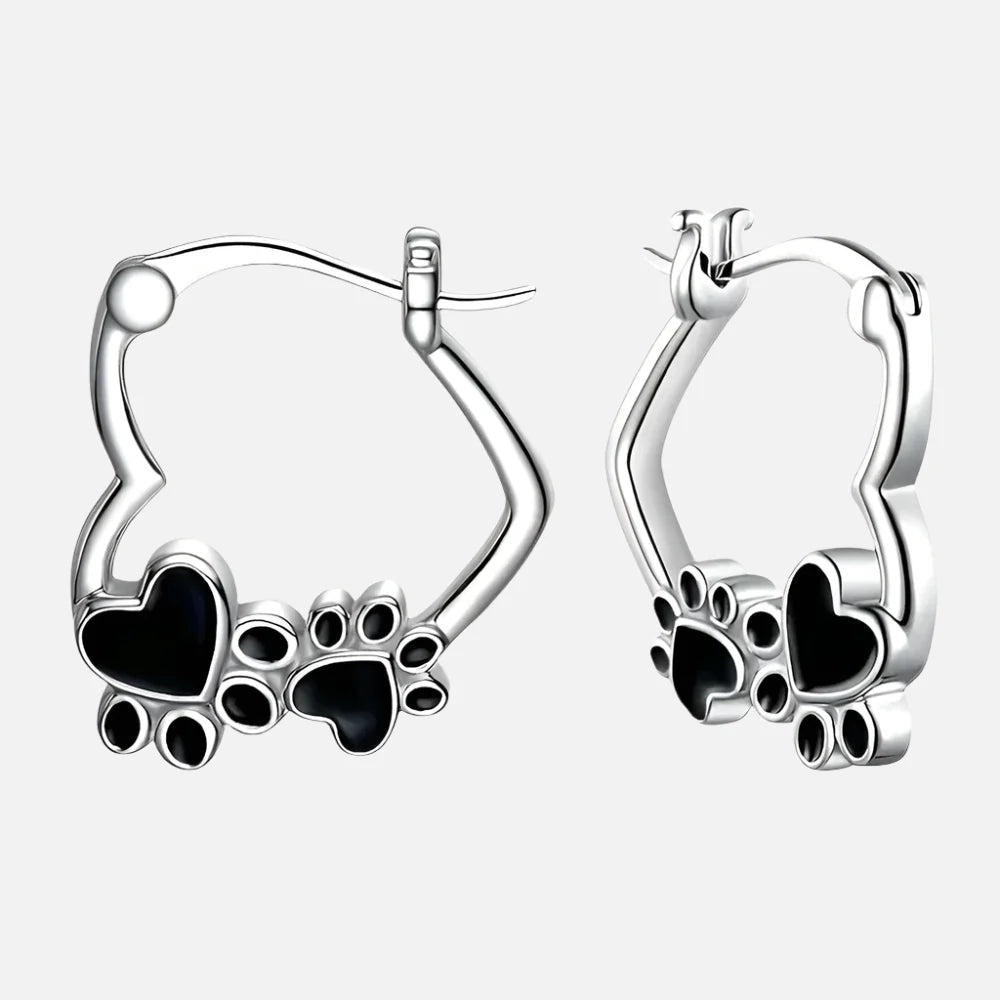 Pendientes Huggie con Huella de Corazón y Esmalte Negro