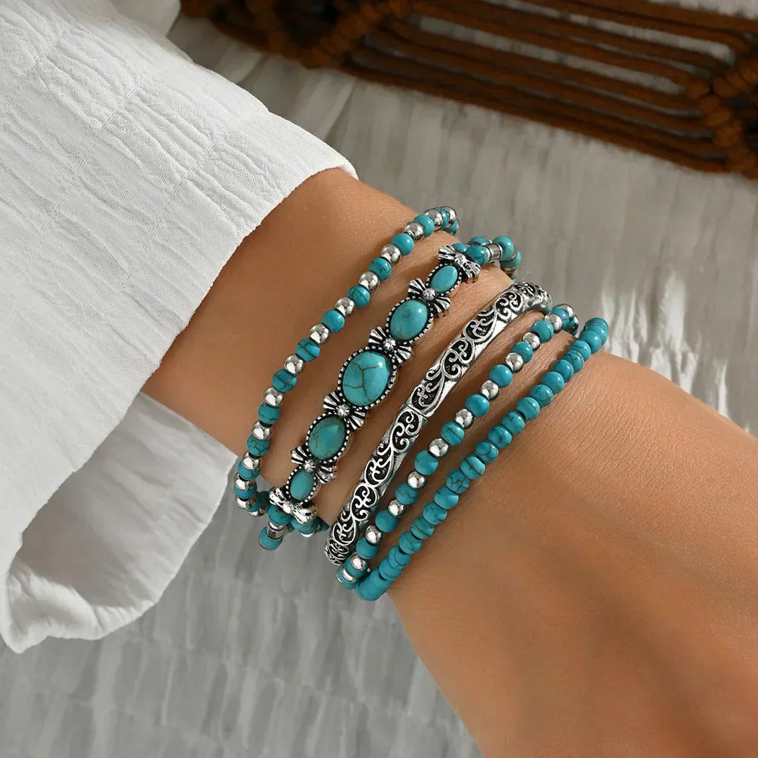 Lucía | Pulsera multicapa de turquesa refinada