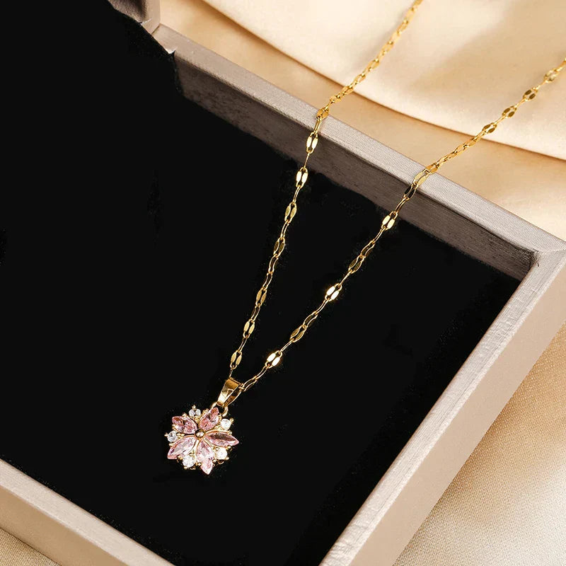 Sakura | Collar romántico de rosa con acabado pulido