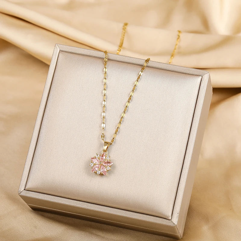 Sakura | Collar romántico de rosa con acabado pulido