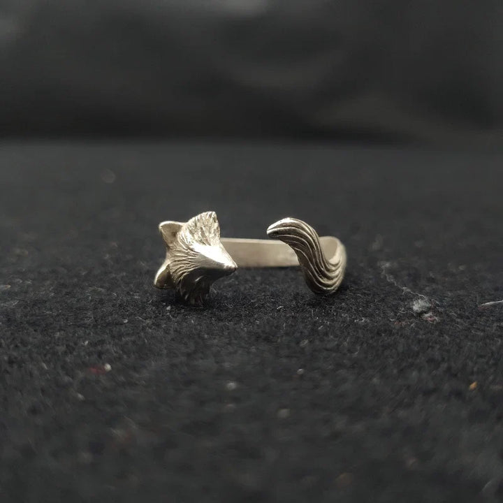 Anillo de Zorro Plateado para Mujeres