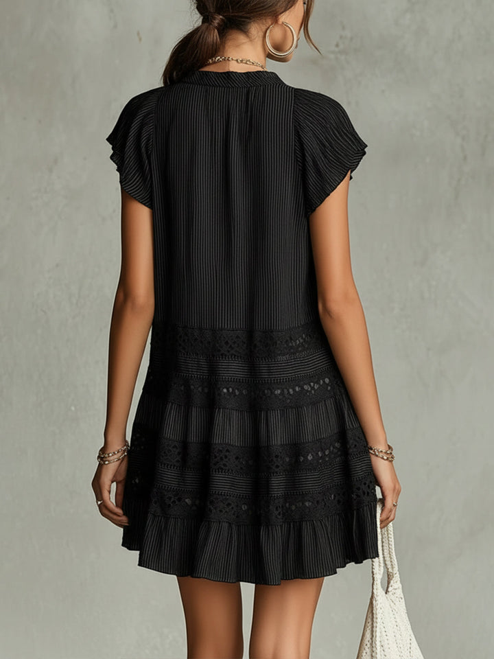 Vestido Mini de Chiffon a Rayas con Encaje y Volantes