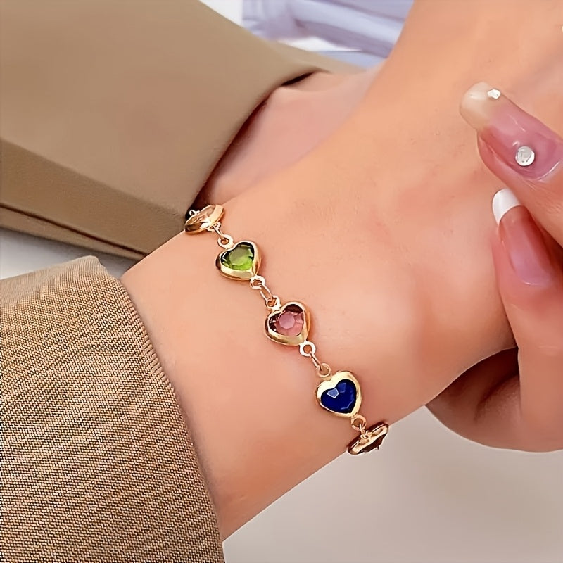 Valeska | Pulsera fina con silueta de corazón y acabado dorado