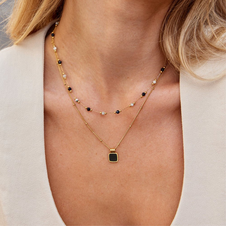 Isabela | Collar de capas con piedras seleccionadas y acabado dorado