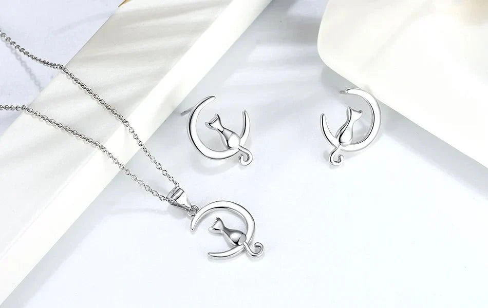 Pendientes de Gato de Plata Esterlina con Diseño de Luna
