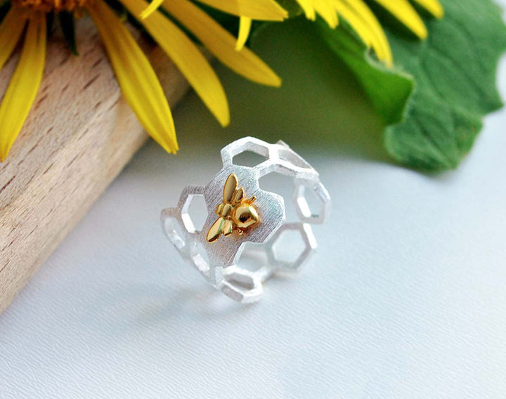 Anillo Ajustable Baño de Oro de 18K en Forma de Panal